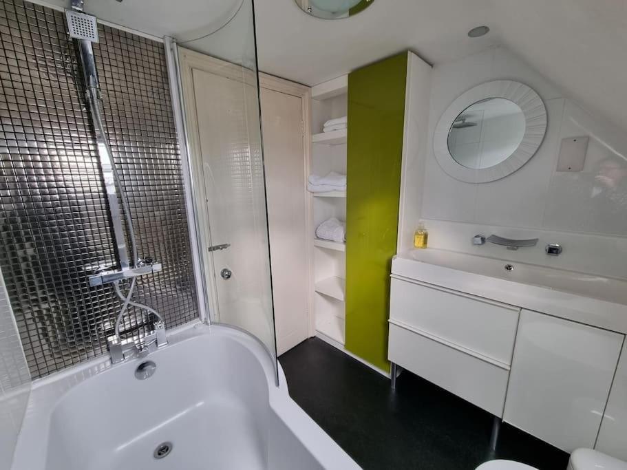 Beautiful Apartment In The Heart Of Rochester Rochester  Exteriör bild