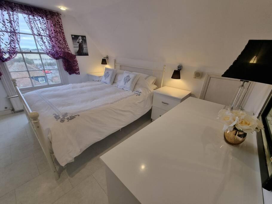 Beautiful Apartment In The Heart Of Rochester Rochester  Exteriör bild