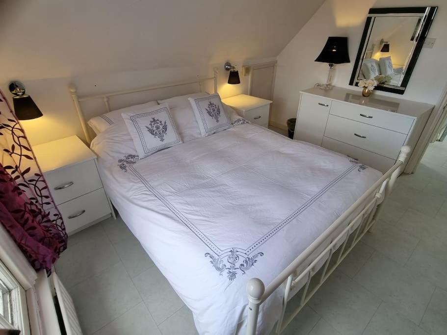 Beautiful Apartment In The Heart Of Rochester Rochester  Exteriör bild