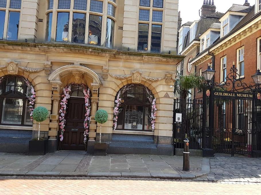 Beautiful Apartment In The Heart Of Rochester Rochester  Exteriör bild