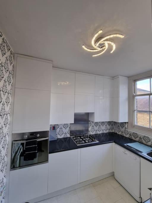 Beautiful Apartment In The Heart Of Rochester Rochester  Exteriör bild
