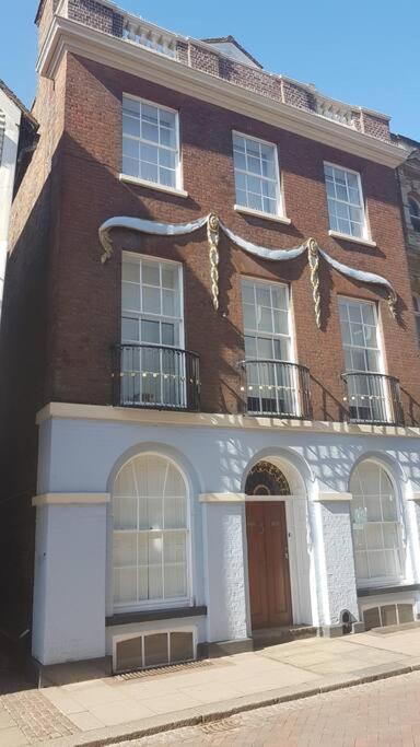 Beautiful Apartment In The Heart Of Rochester Rochester  Exteriör bild